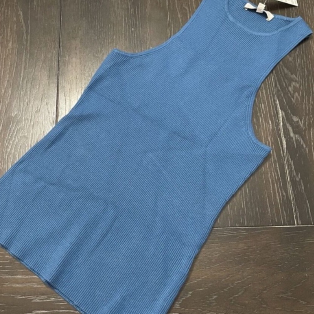 Sleeveless Ribbed High-Neck Tank Top - Blue - Picture 6 of 7